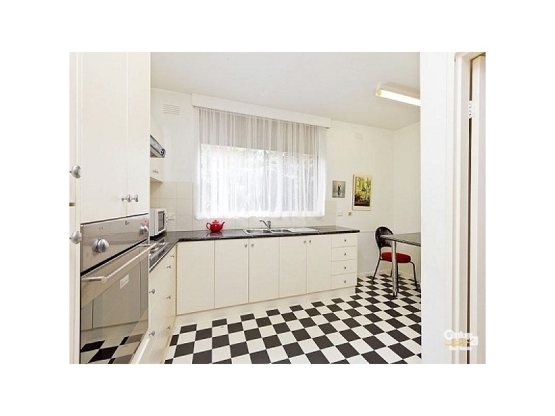 1/16 Linsdey Avenue, Elwood VIC 3184