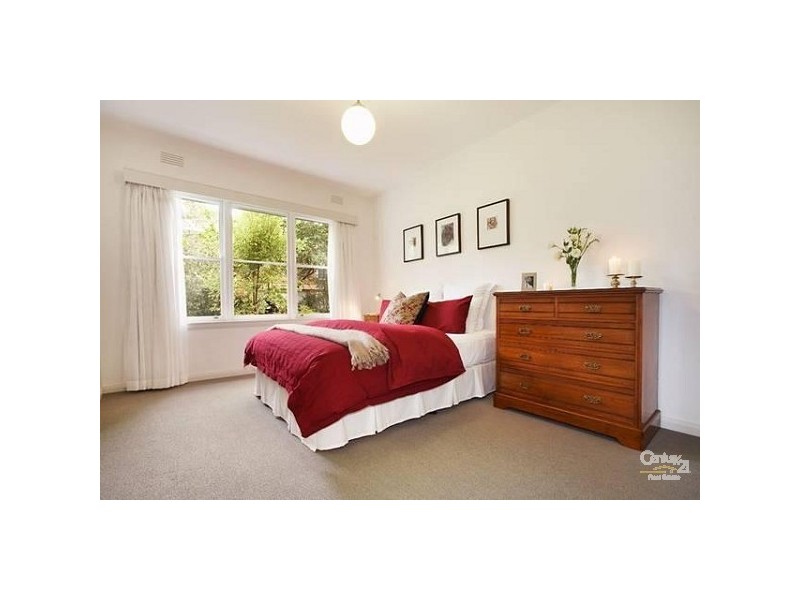 2/10 St Aubins Avenue, Caulfield North VIC 3161