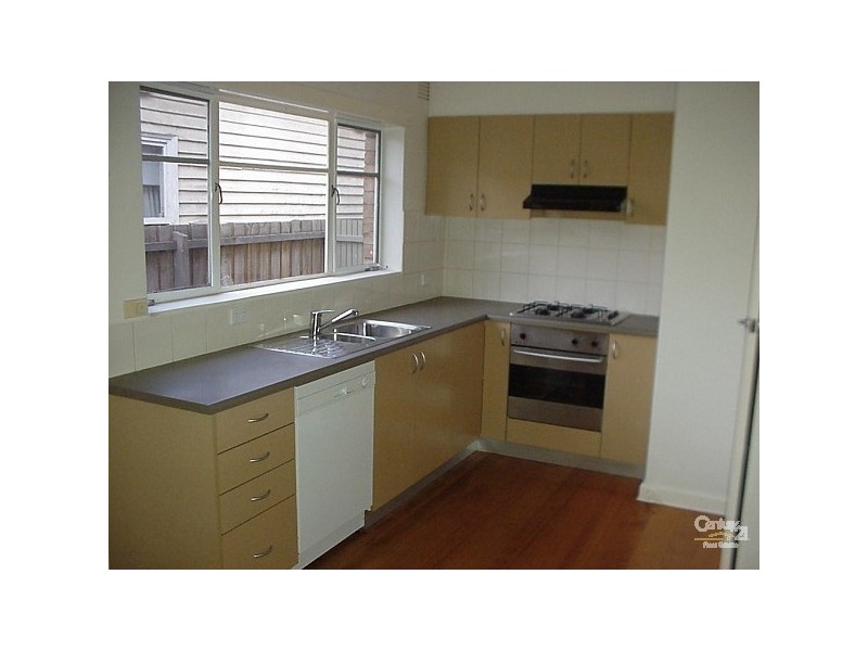 2/224 Barkly Street, St Kilda VIC 3182