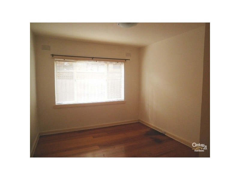 2/224 Barkly Street, St Kilda VIC 3182