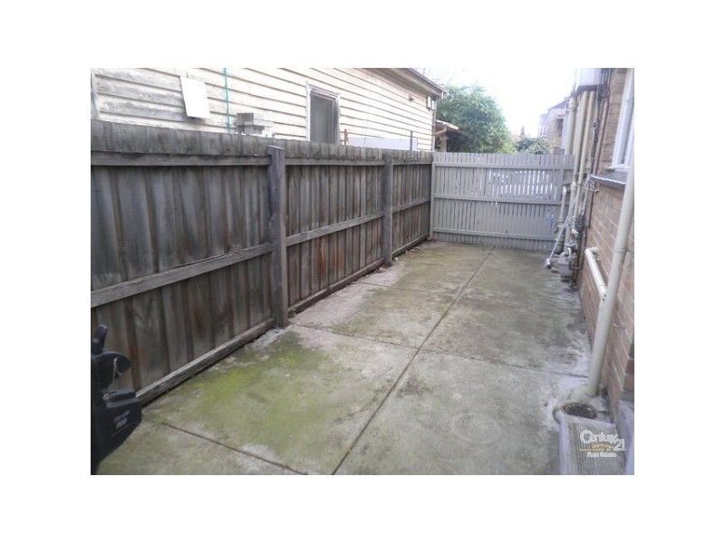 2/224 Barkly Street, St Kilda VIC 3182