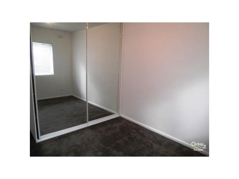 2/27 Sycamore Grove, St Kilda East VIC 3183