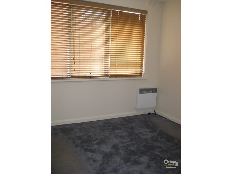 2/58 Hotham Street, St Kilda East VIC 3183