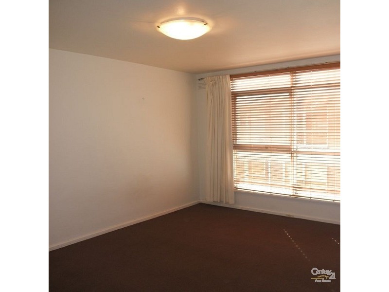 15/23 Robe Street, St Kilda VIC 3182