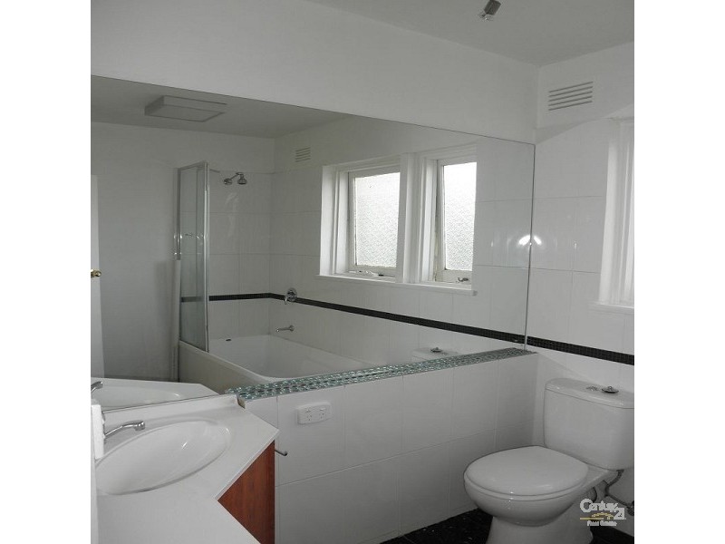 15/23 Robe Street, St Kilda VIC 3182