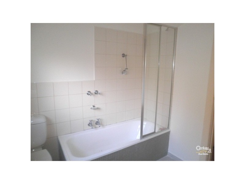 2/224 Barkly Street, St Kilda VIC 3182