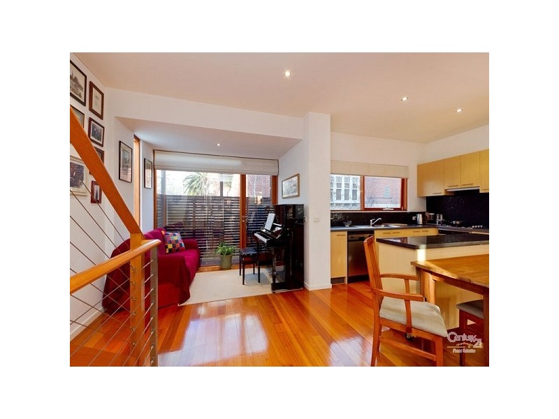 2/4 Westbury Grove, St Kilda East VIC 3183