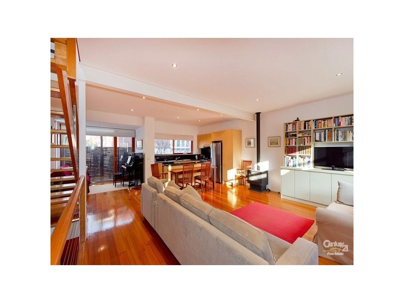 2/4 Westbury Grove, St Kilda East VIC 3183