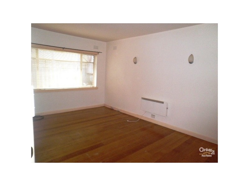 2/224 Barkly Street, St Kilda VIC 3182