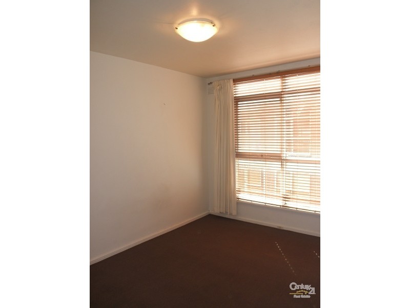 15/23 Robe Street, St Kilda VIC 3182