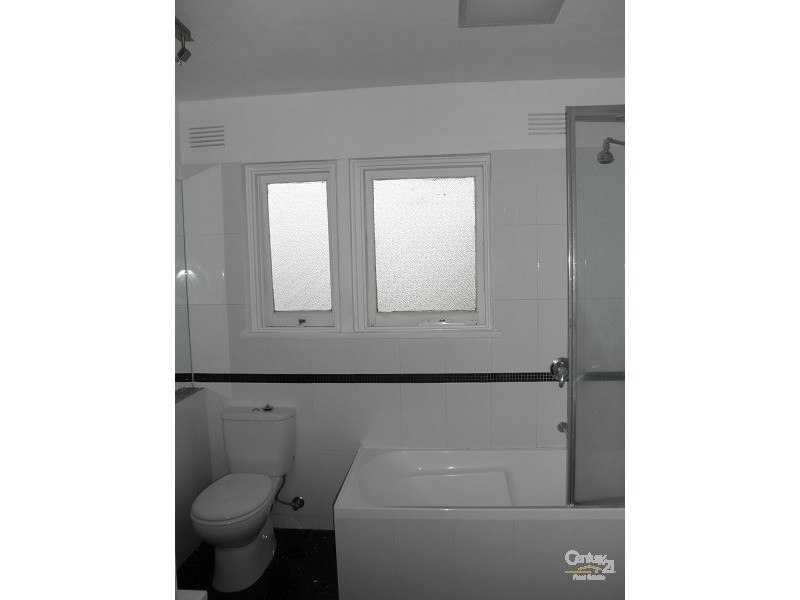 15/23 Robe Street, St Kilda VIC 3182