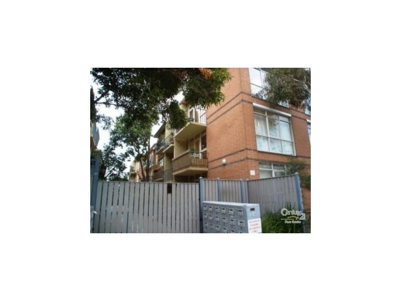 15/23 Robe Street, St Kilda VIC 3182
