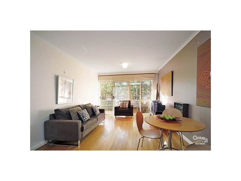 17/6 Westbury Street, St Kilda East VIC 3183