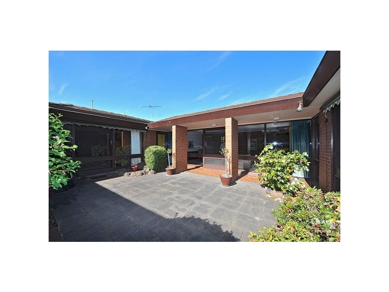 15 Kelburn Street, Caulfield North VIC 3161