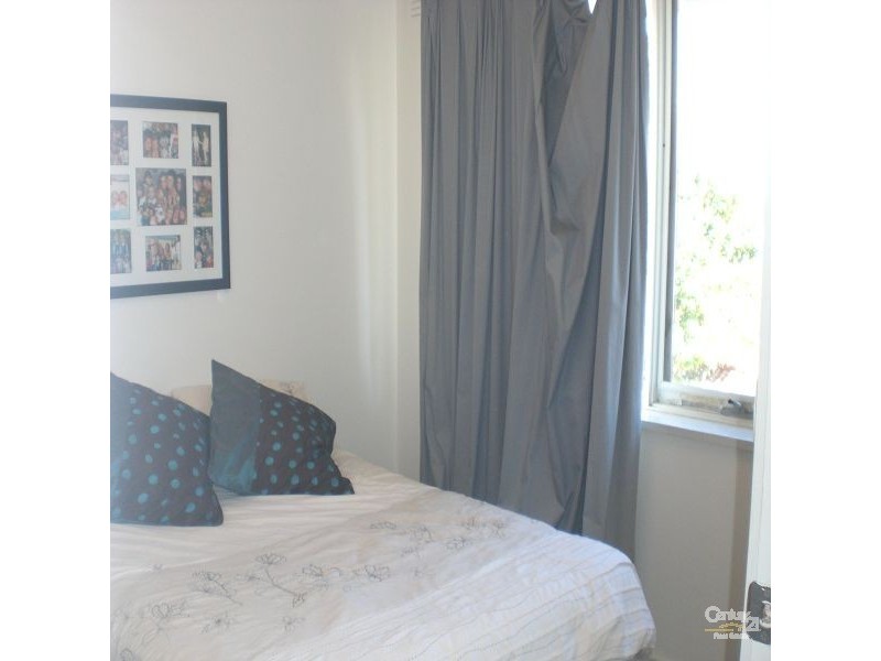 4/18 Roselea Street, Caulfield South VIC 3162