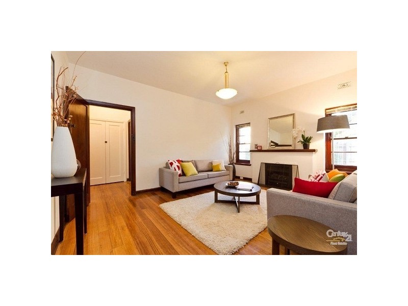 1/2 Hammerdale Avenue, St Kilda East VIC 3183