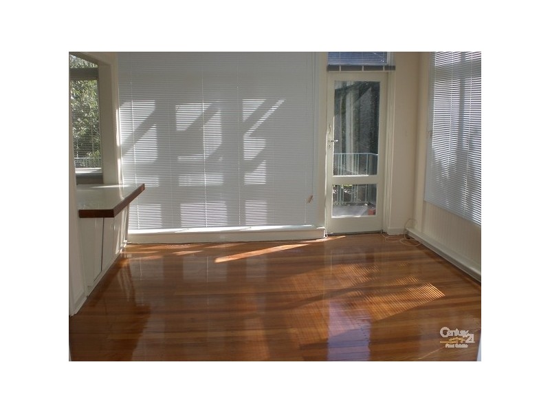 8/64 Broadway, Elwood VIC 3184