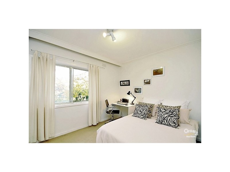 17/6 Westbury Street, St Kilda East VIC 3183