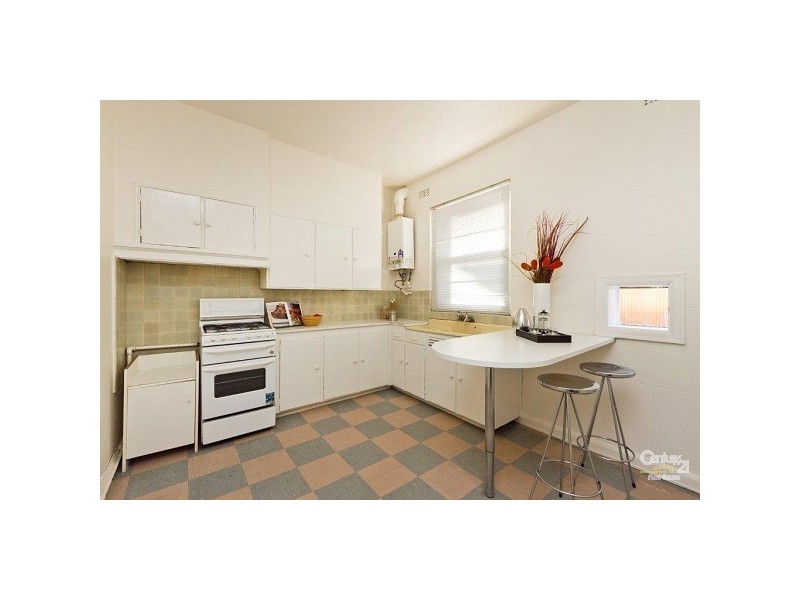 1/2 Hammerdale Avenue, St Kilda East VIC 3183