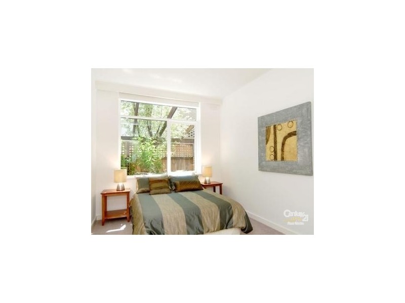 2/16 Khartoum Street, Caulfield North VIC 3161