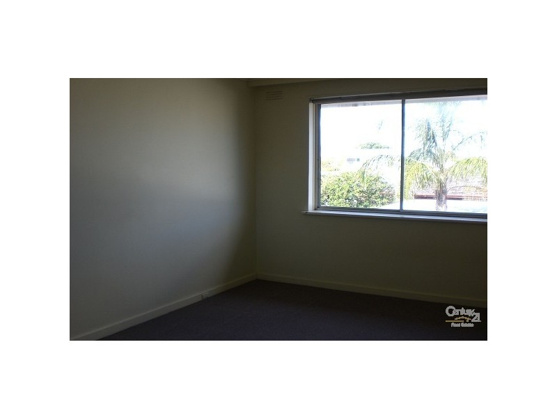 4/2 Clapham road, Hughesdale VIC 3166