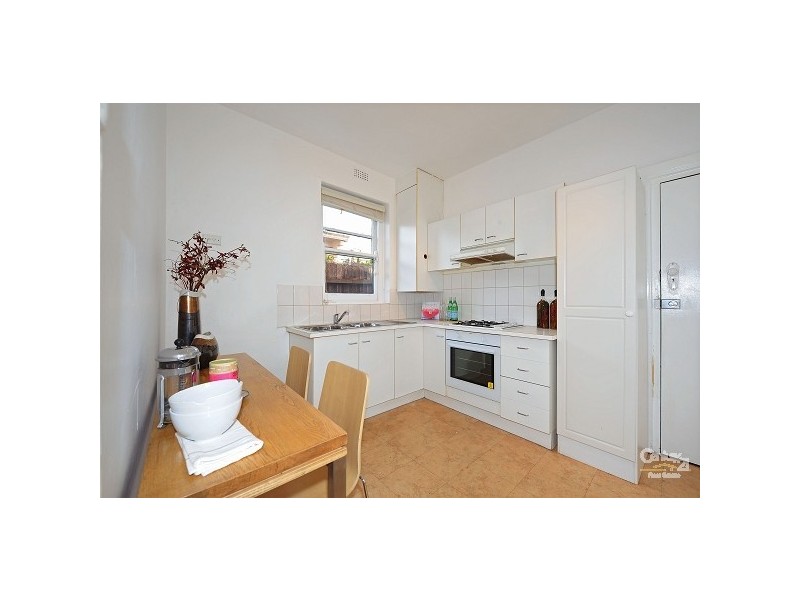 2/95 Alma Road, St Kilda East VIC 3183