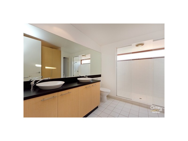 2/4 Westbury Grove, St Kilda East VIC 3183