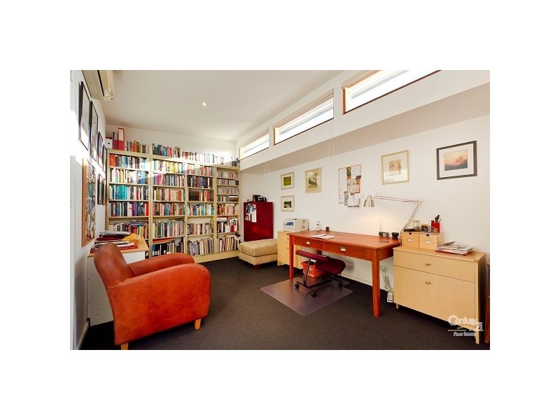 2/4 Westbury Grove, St Kilda East VIC 3183