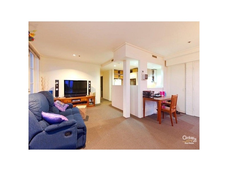 17/9 Beach Street, Port Melbourne VIC 3207