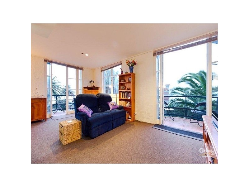 17/9 Beach Street, Port Melbourne VIC 3207