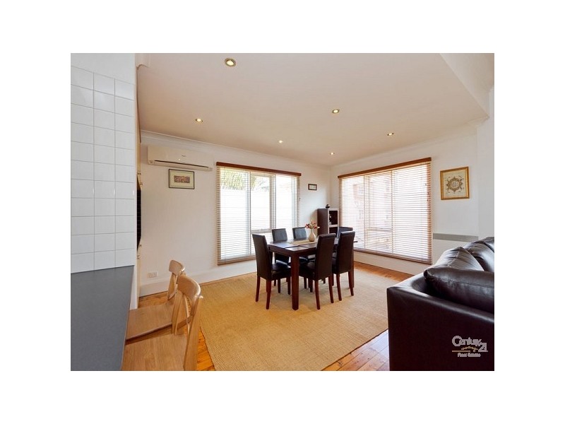 2/7 Clyde Street, St Kilda VIC 3182