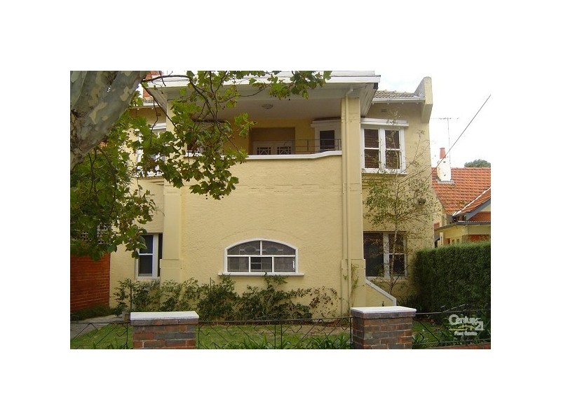 2/63 Dickens Street, Elwood VIC 3184