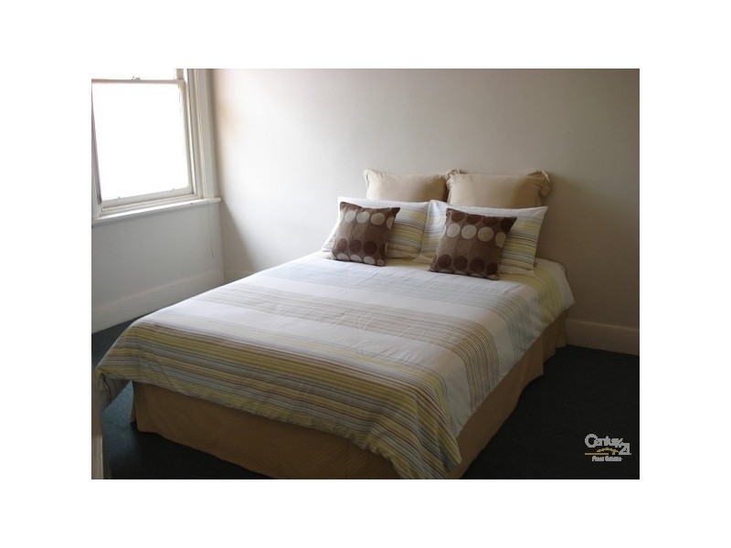 2/63 Dickens Street, Elwood VIC 3184