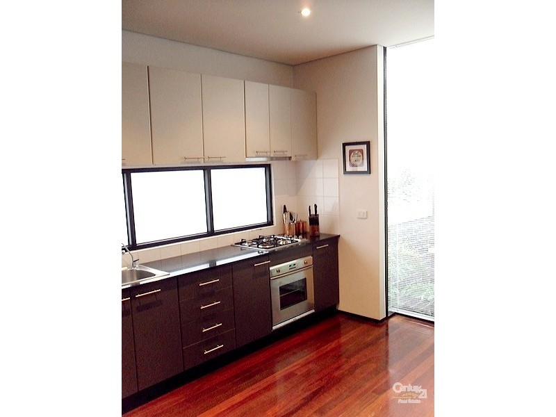 4/30 Gourlay Street, St Kilda East VIC 3183