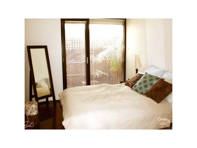 4/30 Gourlay Street, St Kilda East VIC 3183