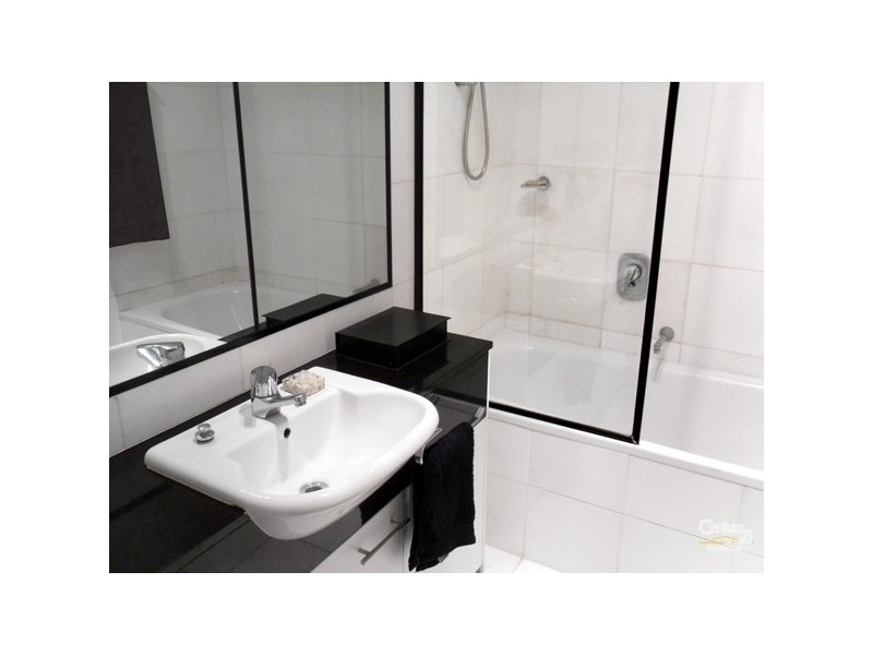 4/30 Gourlay Street, St Kilda East VIC 3183