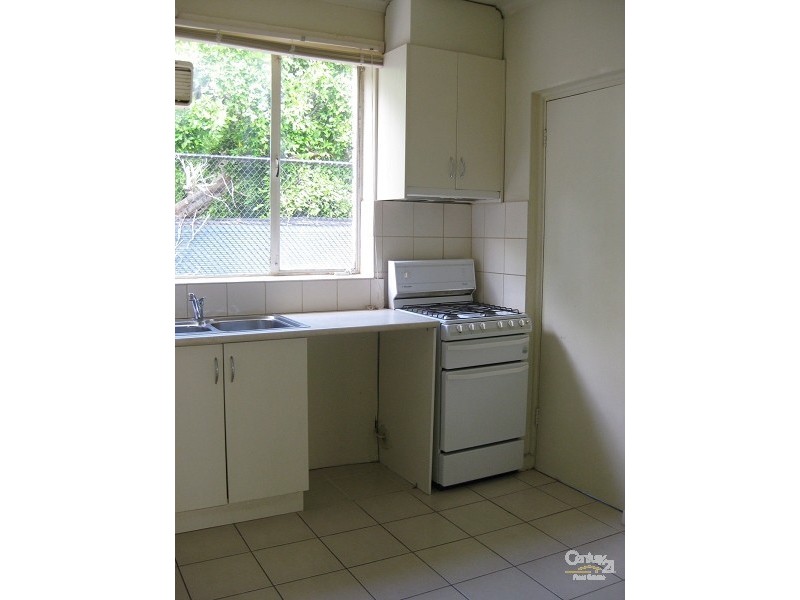 8/30 Balaclava Road, St Kilda East VIC 3183