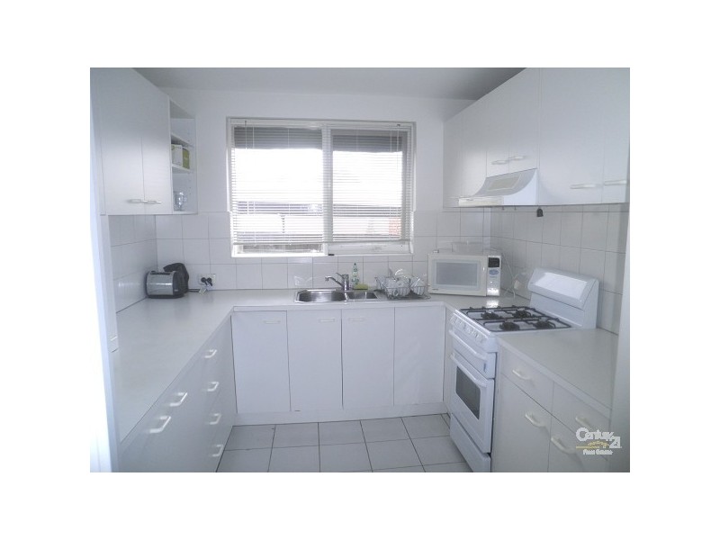 1/11 Crotonhurst Avenue, Caulfield North VIC 3161