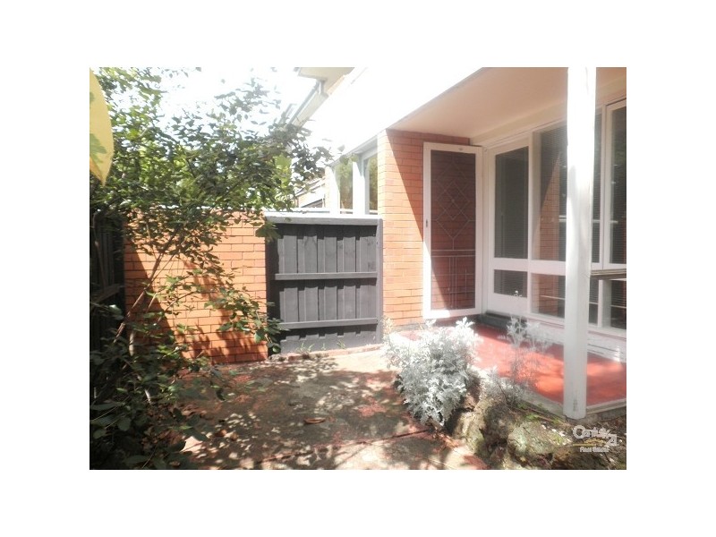 1/11 Crotonhurst Avenue, Caulfield North VIC 3161