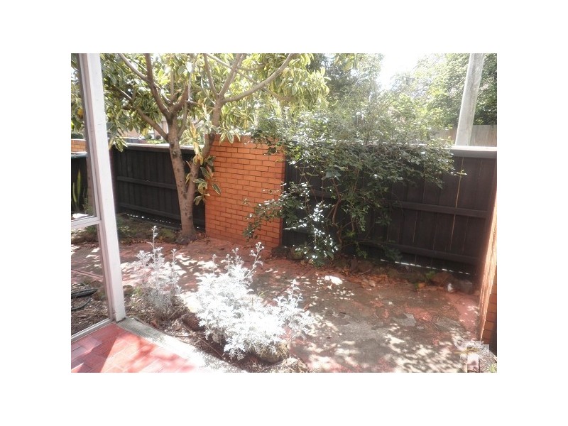 1/11 Crotonhurst Avenue, Caulfield North VIC 3161