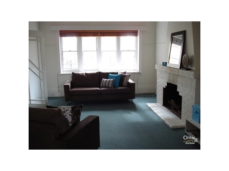 2/63 Dickens Street, Elwood VIC 3184