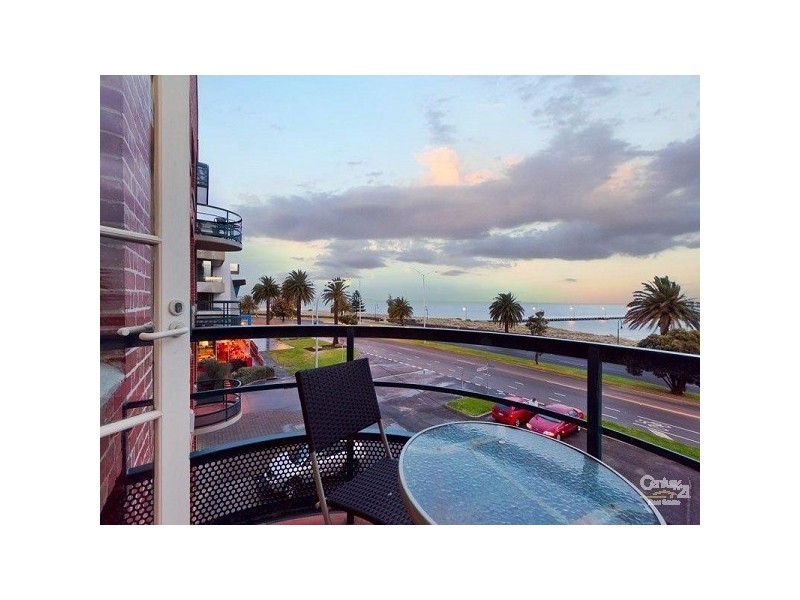17/9 Beach Street, Port Melbourne VIC 3207