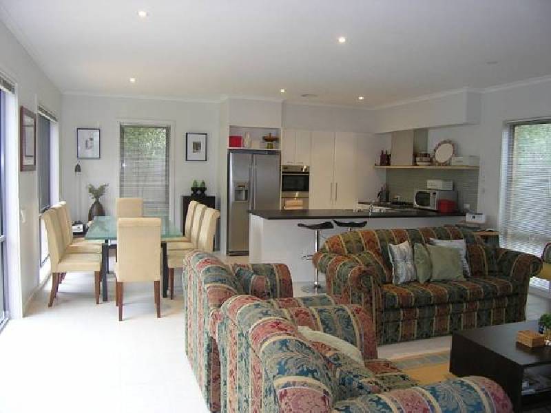 33 Carnoustie Parade, Heatherton VIC 3202