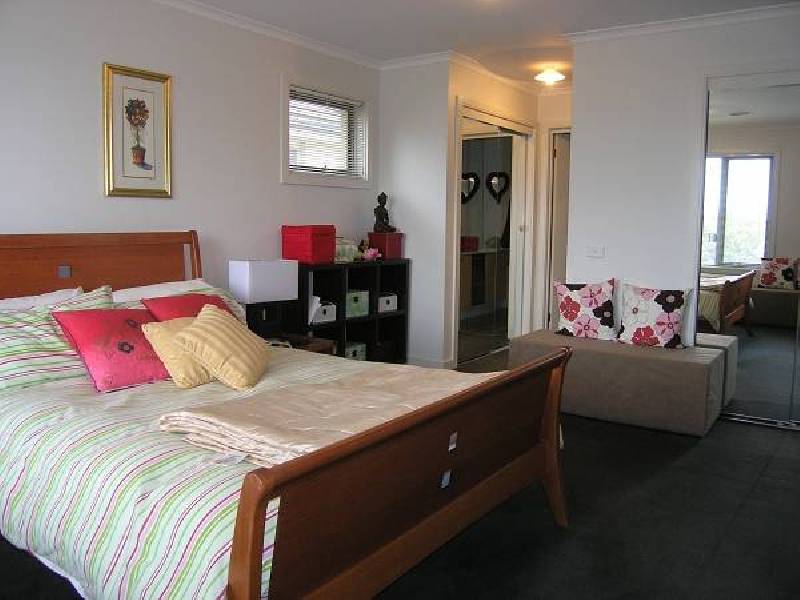 33 Carnoustie Parade, Heatherton VIC 3202