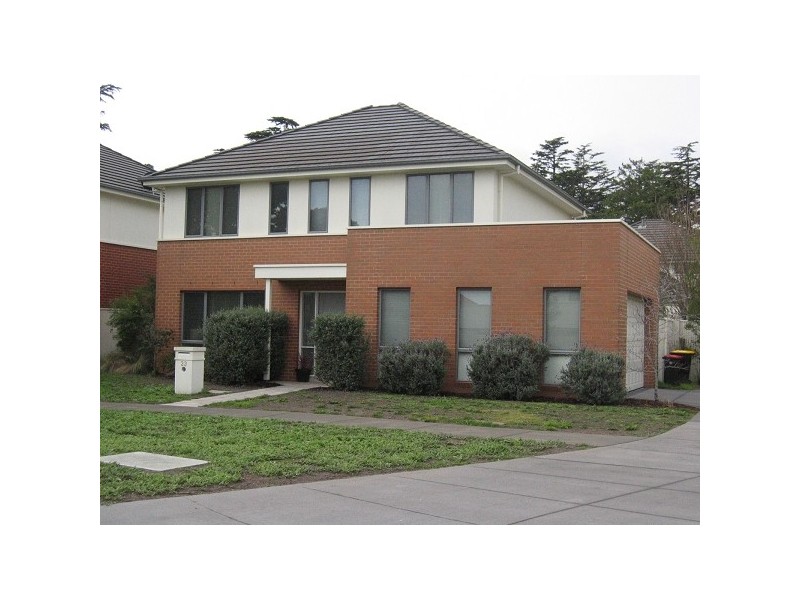 33 Carnoustie Parade, Heatherton VIC 3202