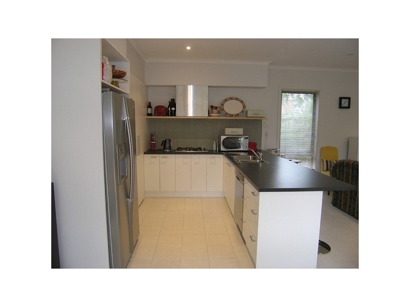 33 Carnoustie Parade, Heatherton VIC 3202