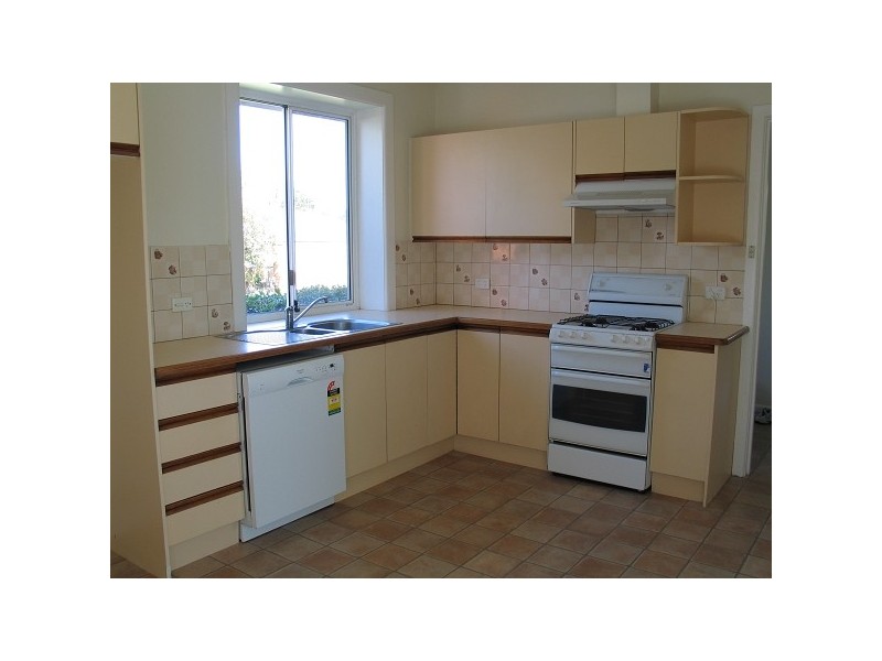 14 Berkefeld Court, Cheltenham VIC 3192