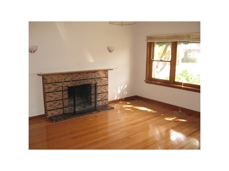 10 Hoffman Street, Cheltenham VIC 3192