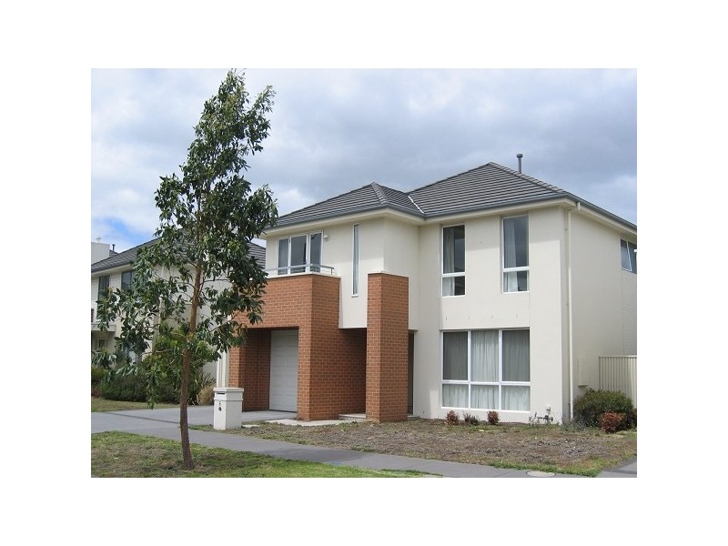 8 Carnoustie Parade, Heatherton VIC 3202