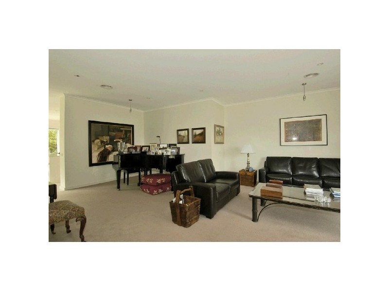 31 Carnoustie Parade, Heatherton VIC 3202